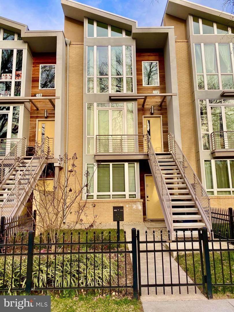 405 17TH Street - Photo 1