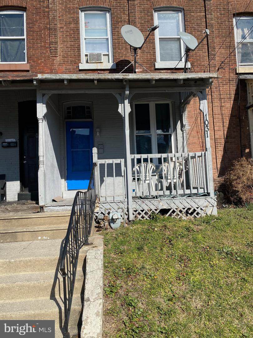 1031 Hyatt Street - Photo 1