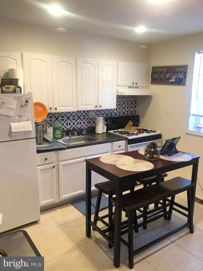 930 19TH Street - Photo 1