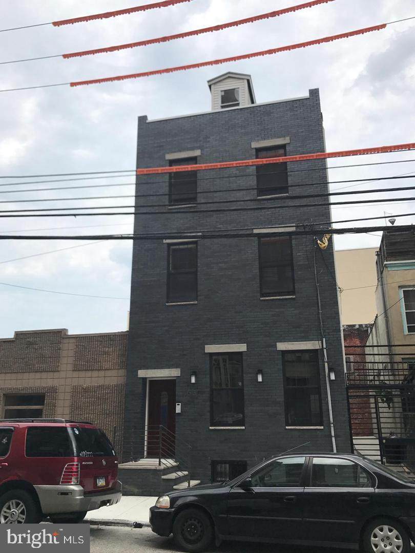 537 13TH Street - Photo 1