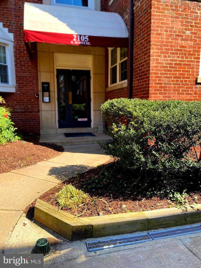 2105 Scott Street - Photo 1