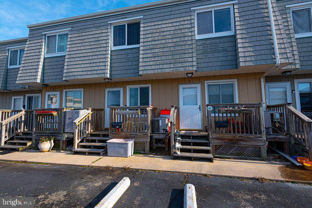 506 32ND Street - Photo 1