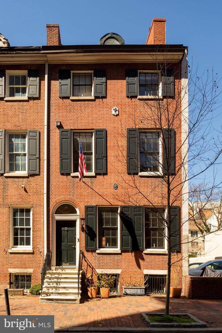 264 9TH Street - Photo 1