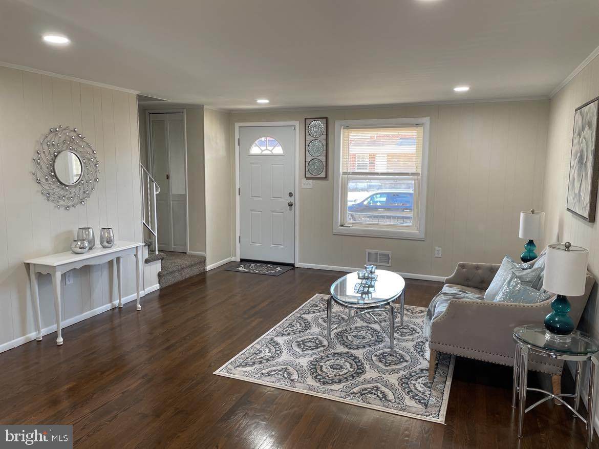1027 Foxwood Lane - Photo 1