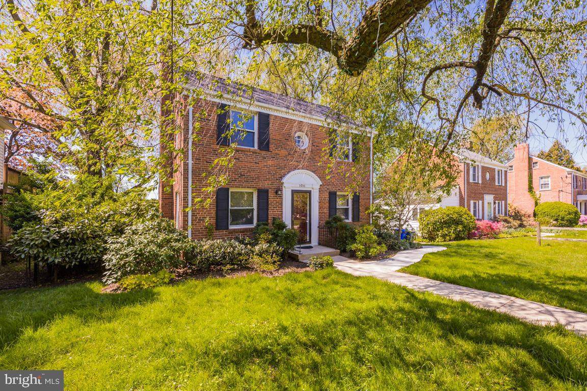 1016 Stirling Road - Photo 1