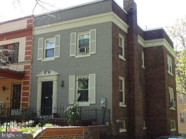 1446 Parkwood Place - Photo 1