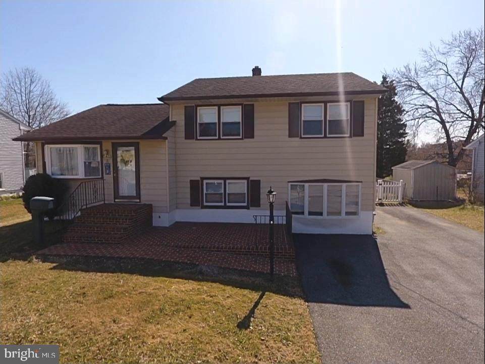 1422 Oak Hill Drive - Photo 1