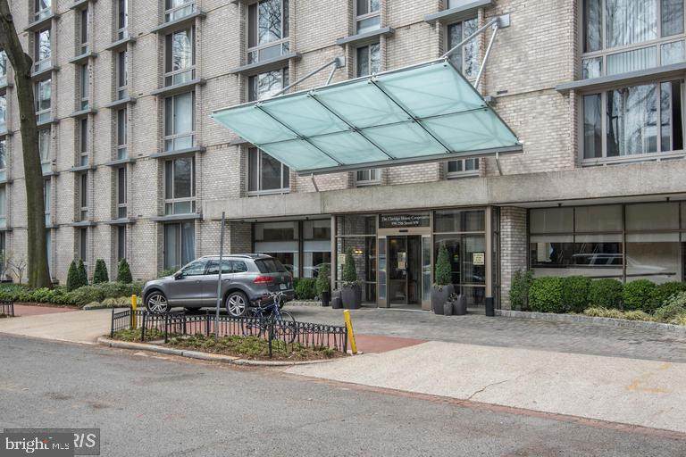 950 25TH Street - Photo 1