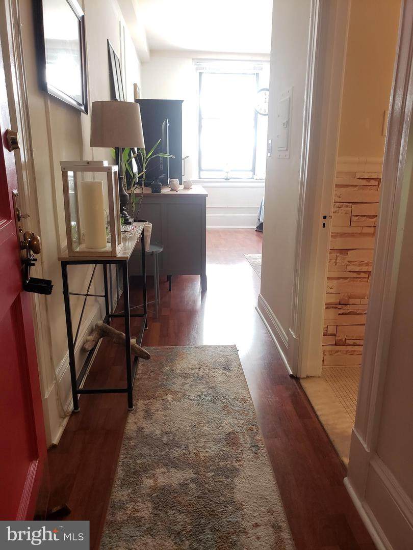 1324 Locust Street - Photo 1