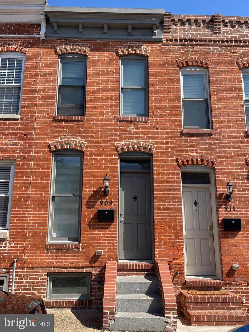 909 Curley Street - Photo 1