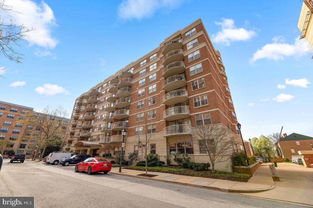1200 Braddock Place - Photo 1