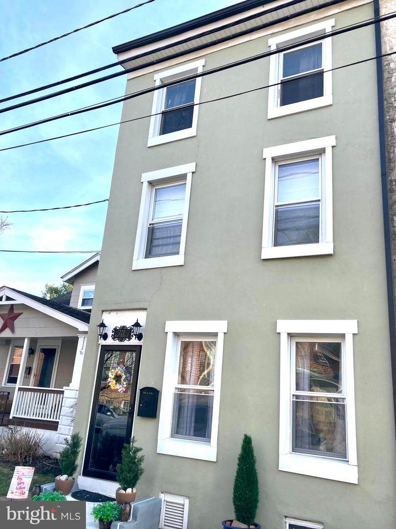 220 2ND Street - Photo 1