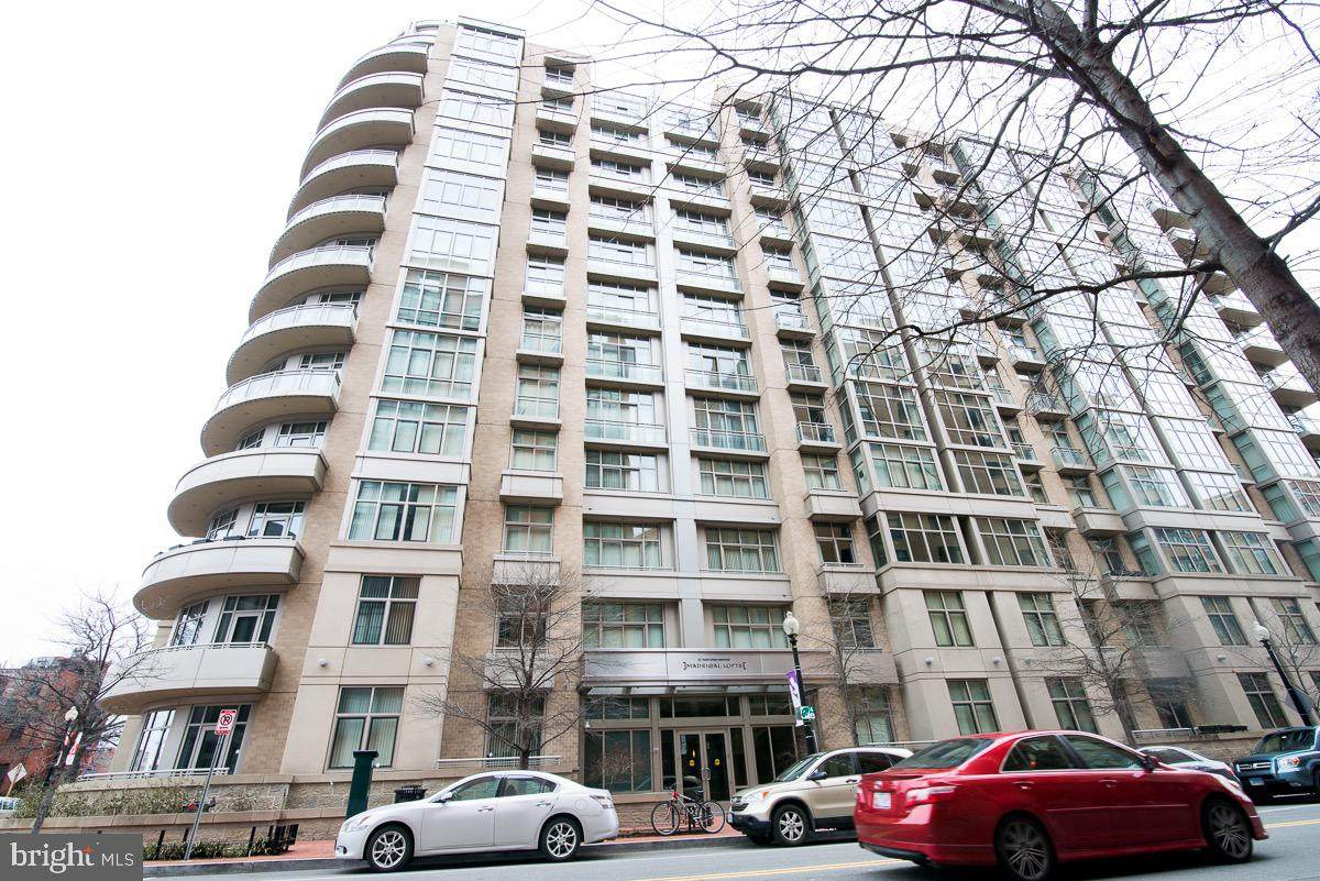 811 4TH Street - Photo 1