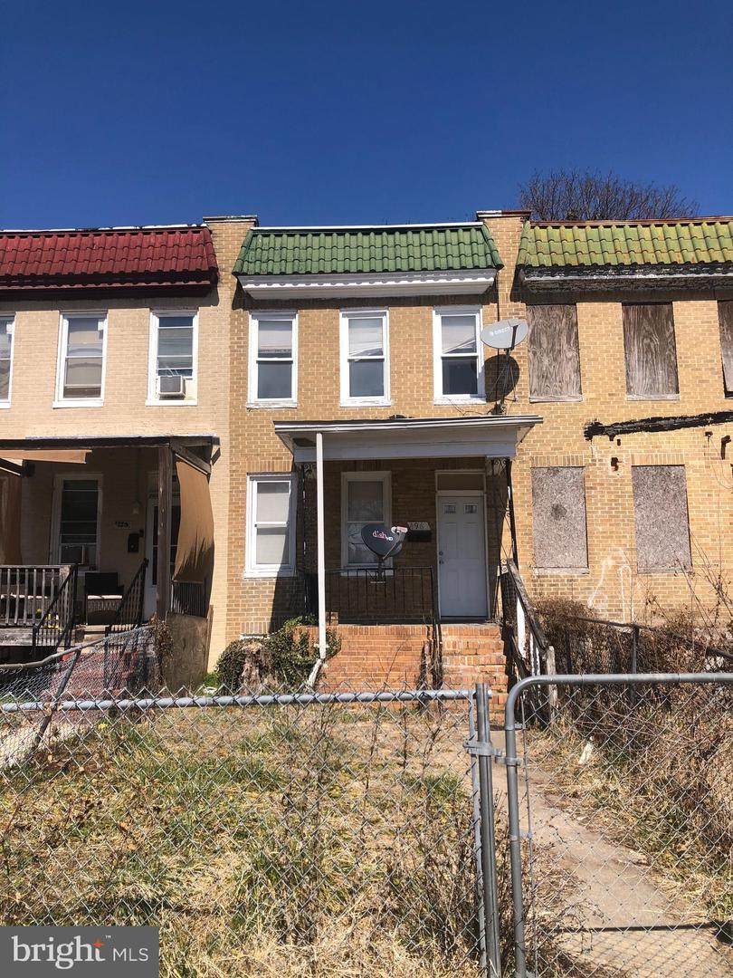 4961 Edgemere Avenue - Photo 1