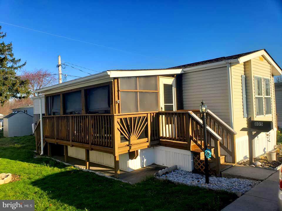 805 Berry Road - Photo 1