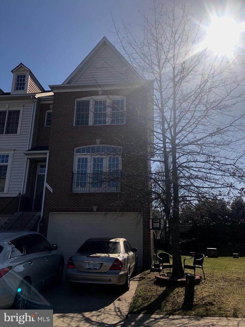 6945 Stanwick Square - Photo 1