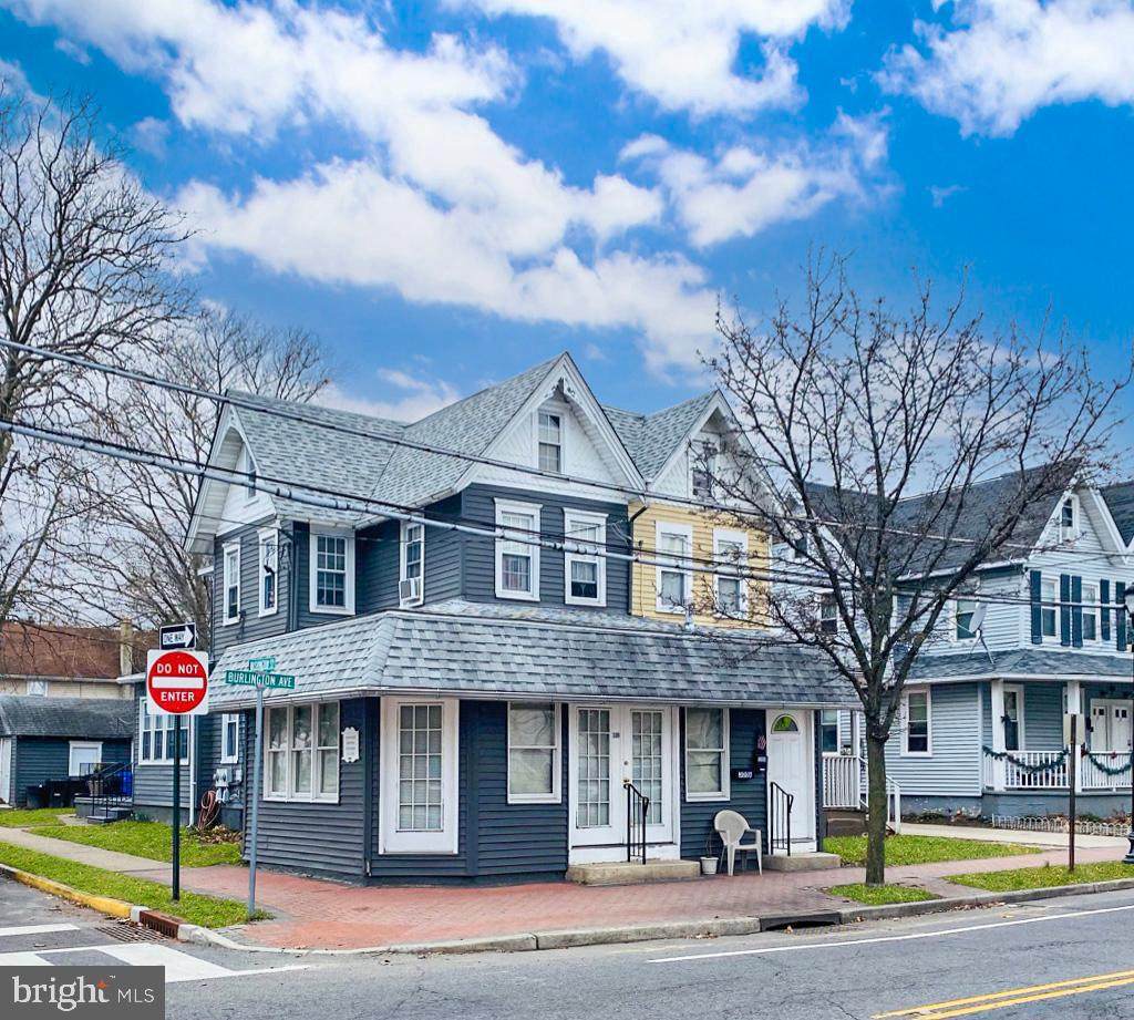 300 Burlington Avenue - Photo 1