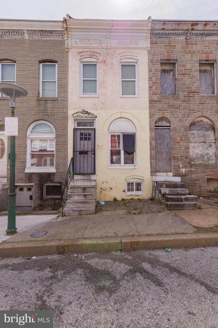 1939 Ridgehill Avenue - Photo 1