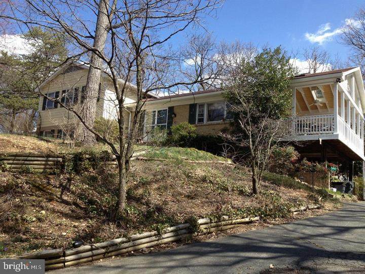 7117 Fort Hunt Road - Photo 1