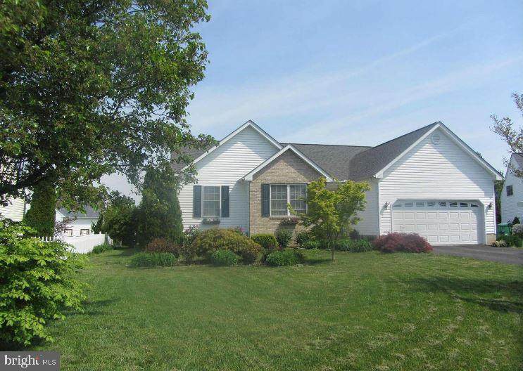 105 Boxwood Lane - Photo 1