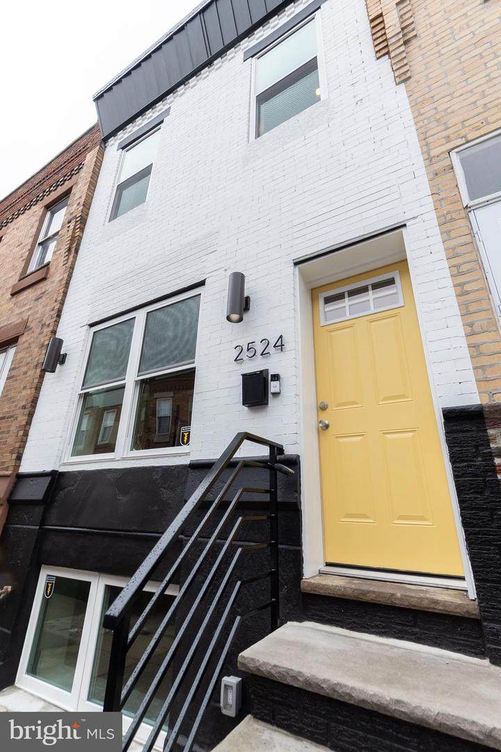 2524 Juniper Street - Photo 1
