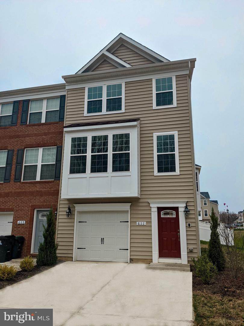 611 Golden Pear Lane - Photo 1