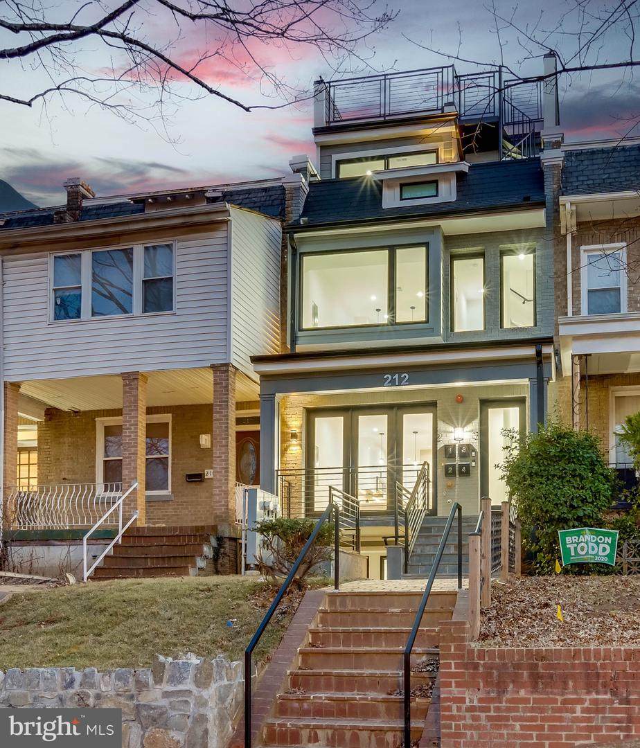 212 Varnum Street - Photo 1