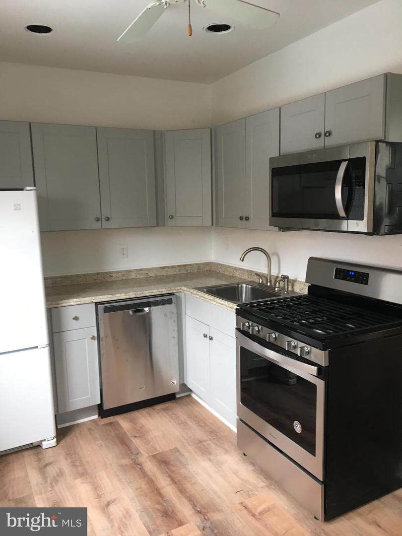 834 Park Avenue - Photo 1
