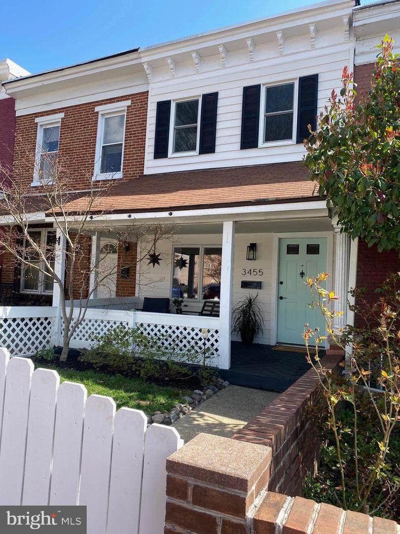 3455 Chestnut Avenue - Photo 1
