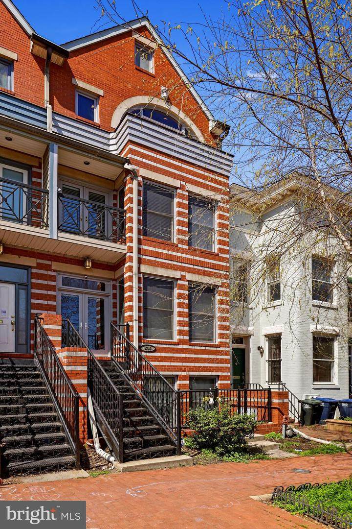 506 6TH Street - Photo 1