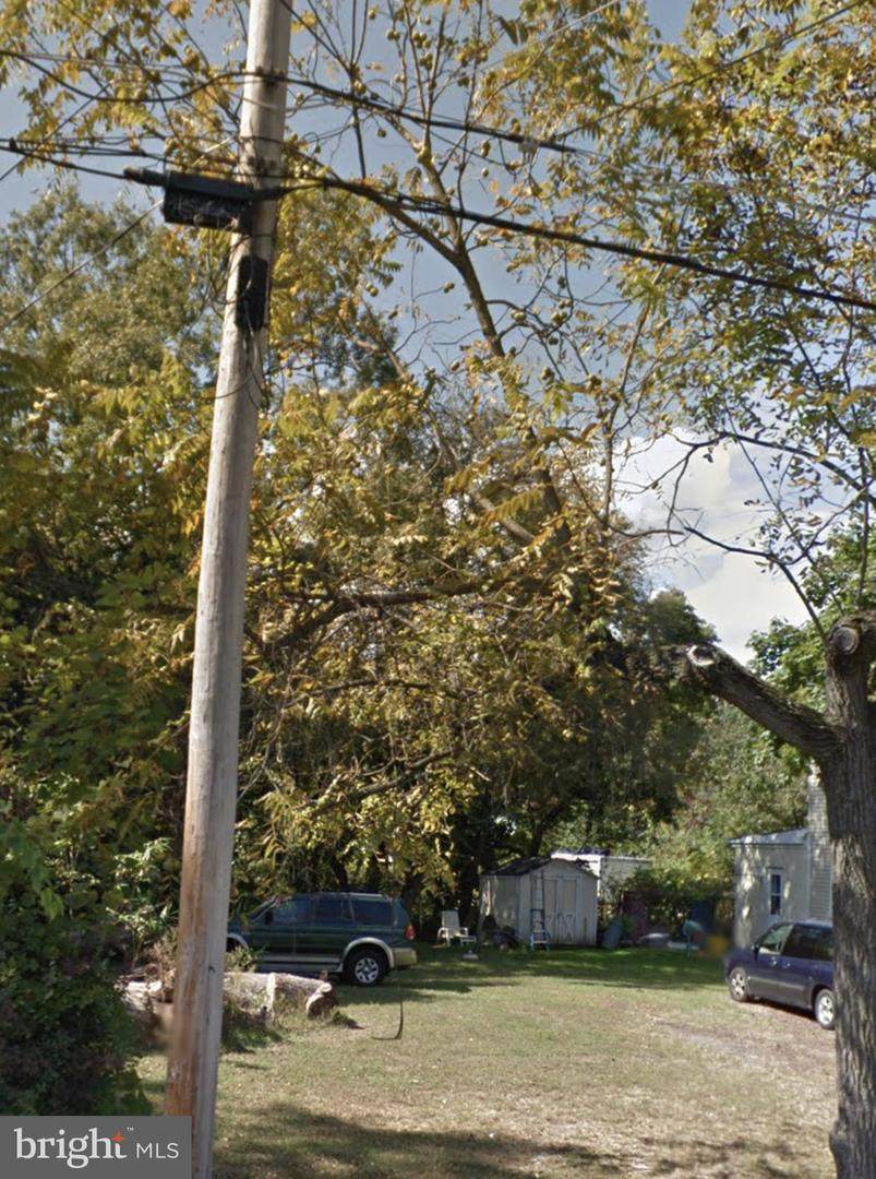 328 Larch Avenue - Photo 1