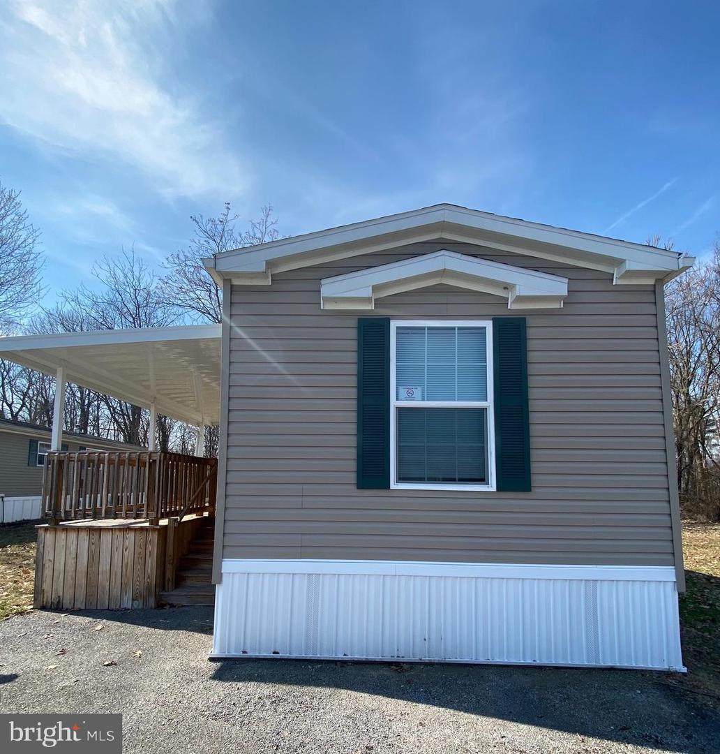225 Edgewood Avenue - Photo 1