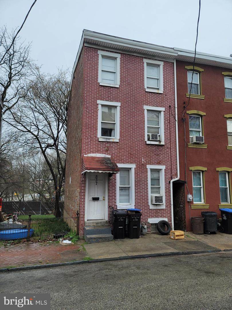 537 Barbadoes Street - Photo 1