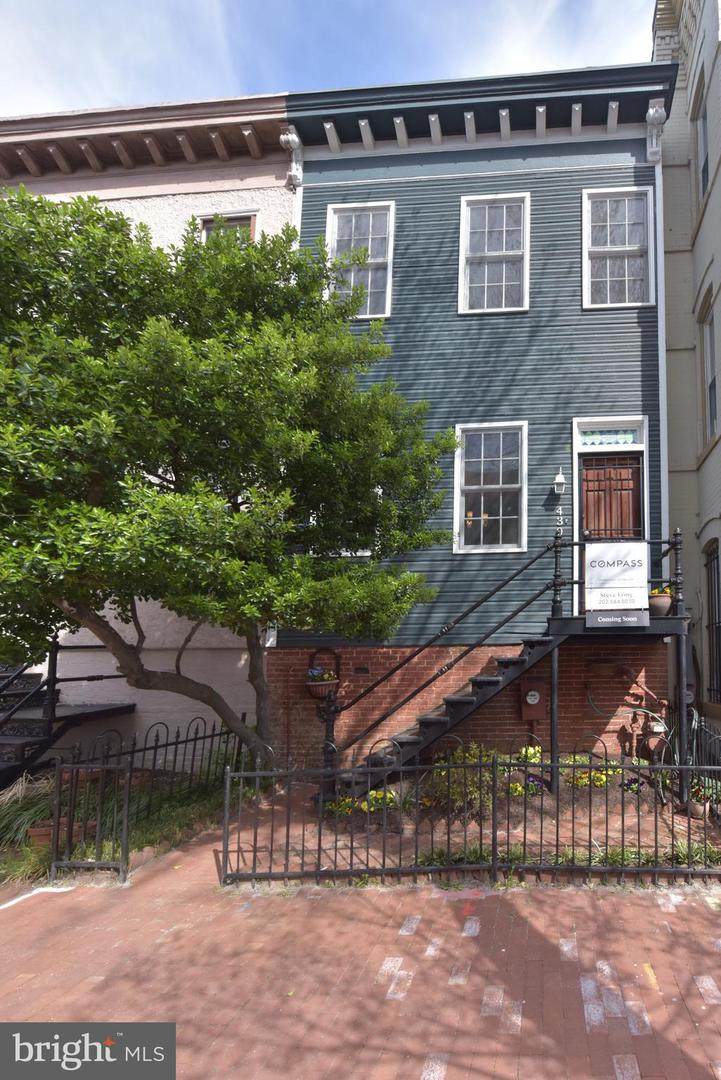 430 11TH Street - Photo 1