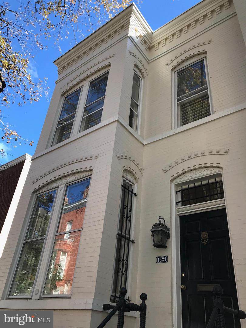 1321 33RD Street - Photo 1