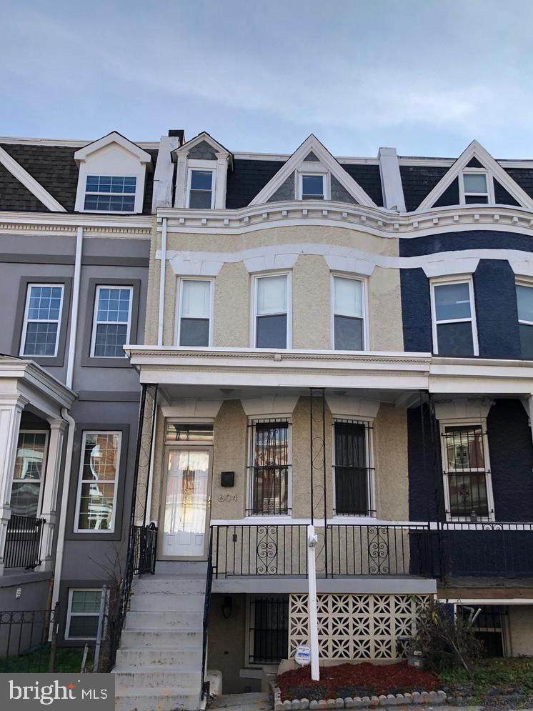604 Harvard Street - Photo 1