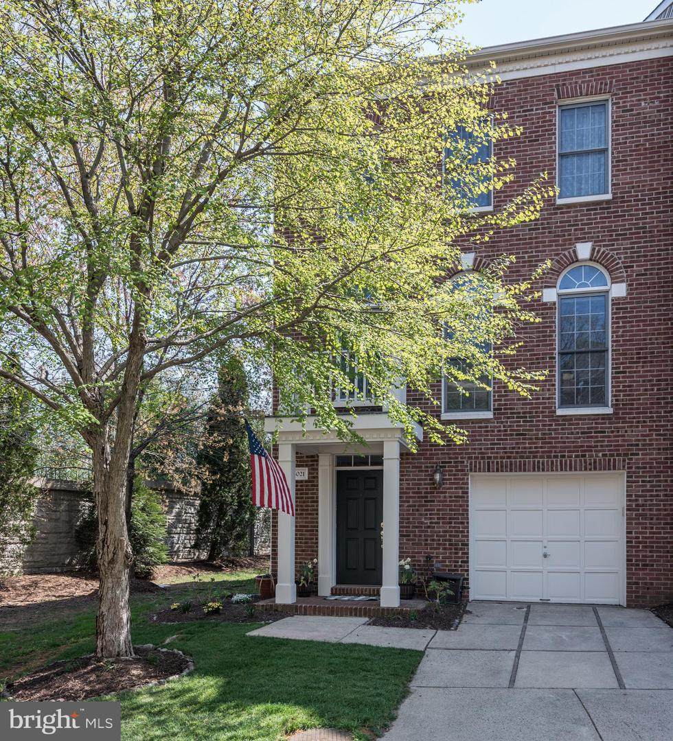 4021 Heatherstone Court - Photo 1