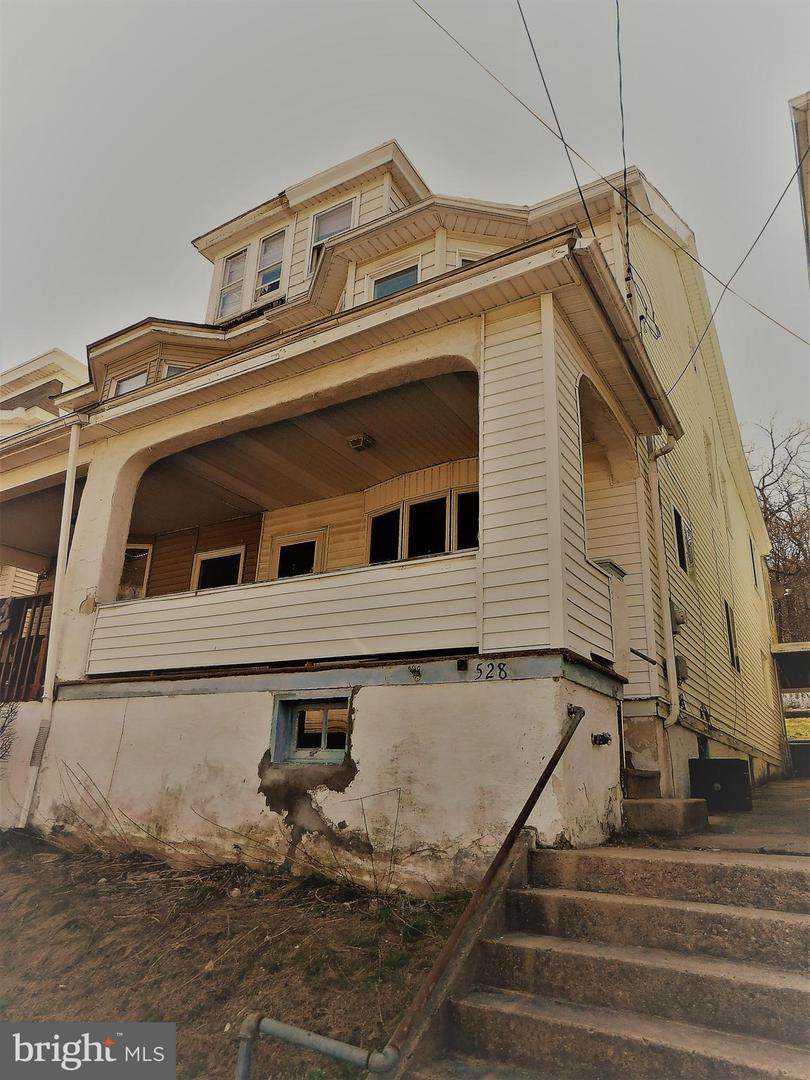 528 Arlington Street - Photo 1