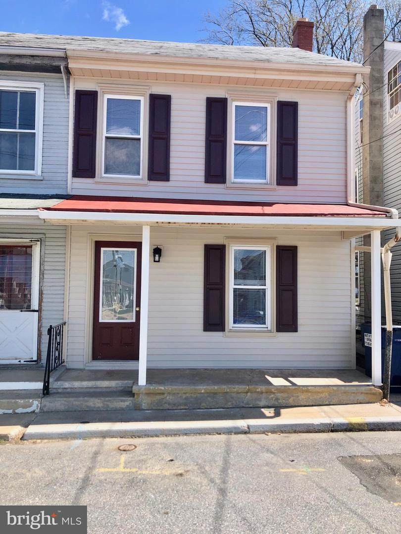 224 6TH Avenue - Photo 1
