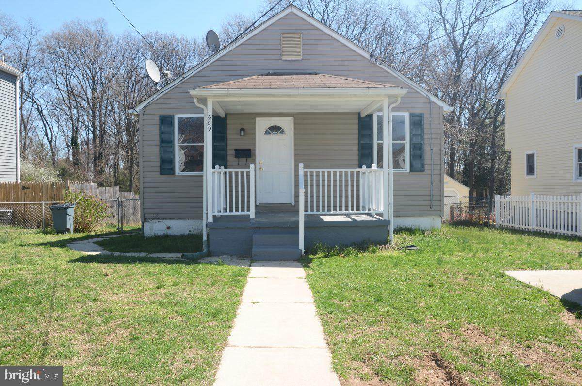 609 Stuart Street - Photo 1