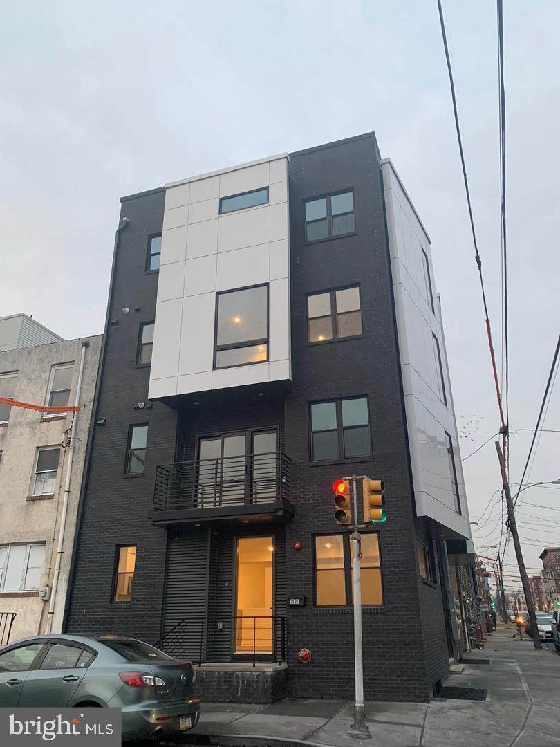 1501 Parrish Street - Photo 1