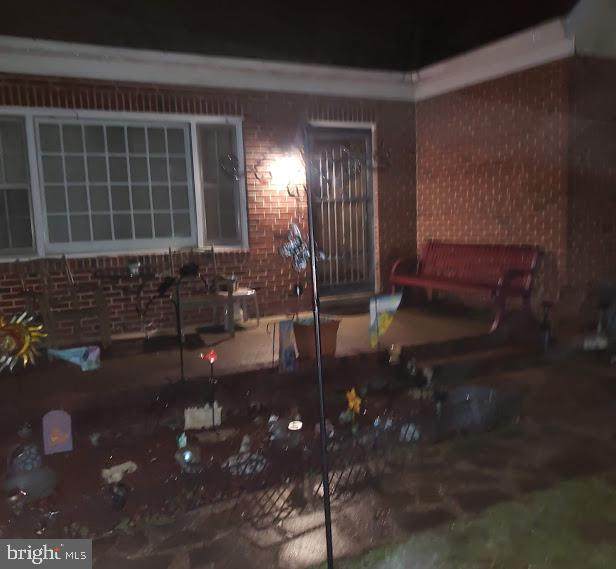 202 Poplar Avenue - Photo 1