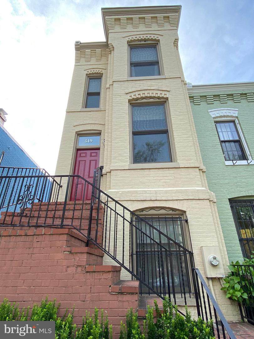519 10TH Street - Photo 1