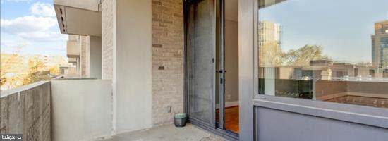 240 M Street - Photo 1