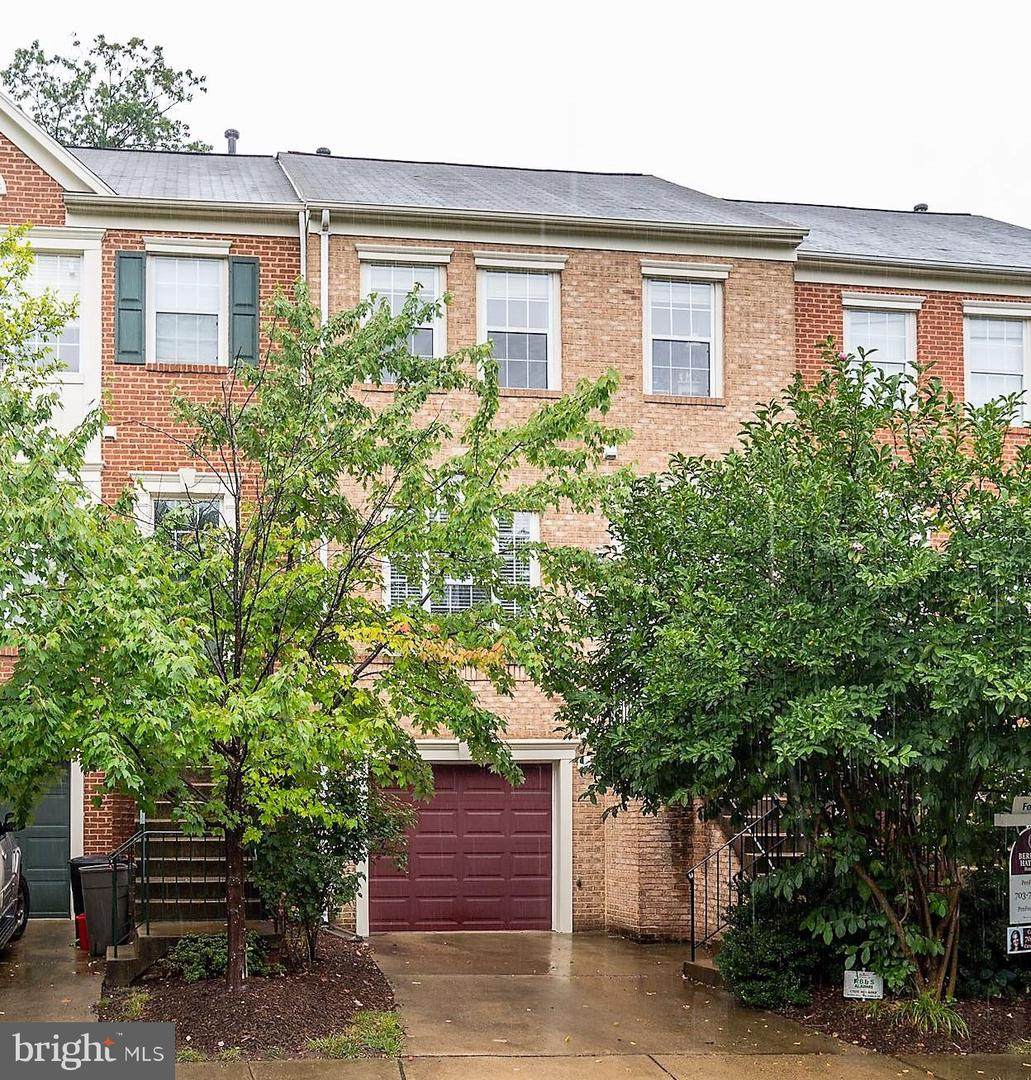 12005 Edgemere Circle - Photo 1