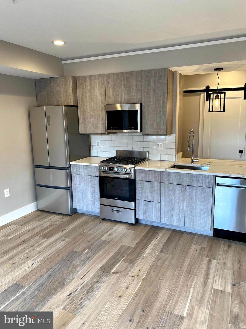 1723 Wisconsin Avenue - Photo 1