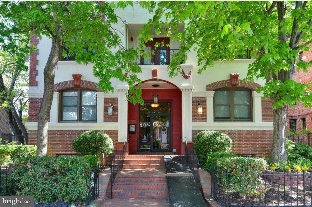 1495 Newton Street - Photo 1
