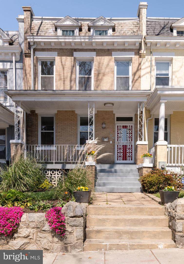 709 Taylor Street - Photo 1