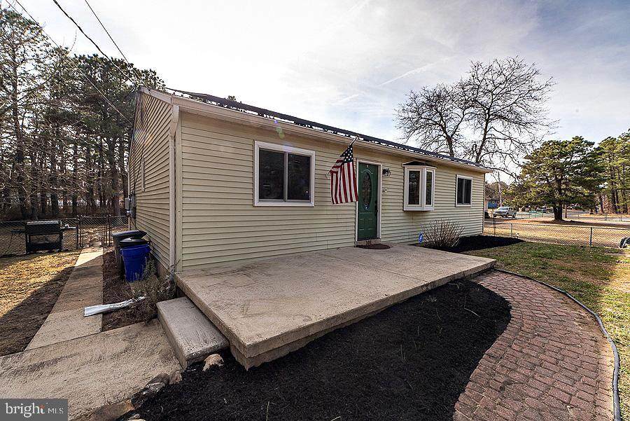 101 River Drive - Photo 1