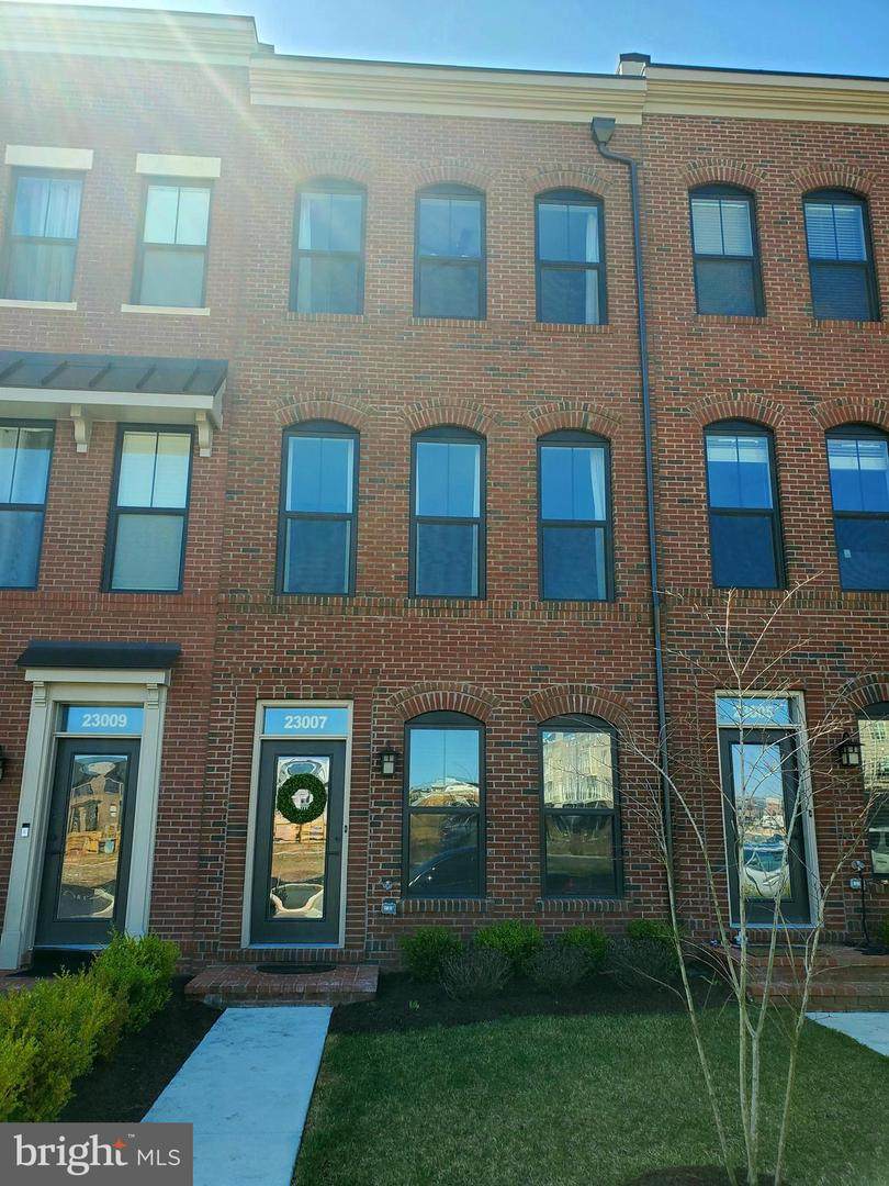 23007 Sullivans Cove Square - Photo 1